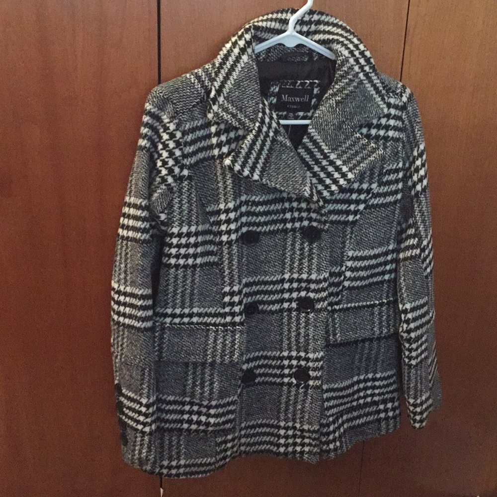 MAXWELL BUTTON DOWN COAT WITH POCKETS!